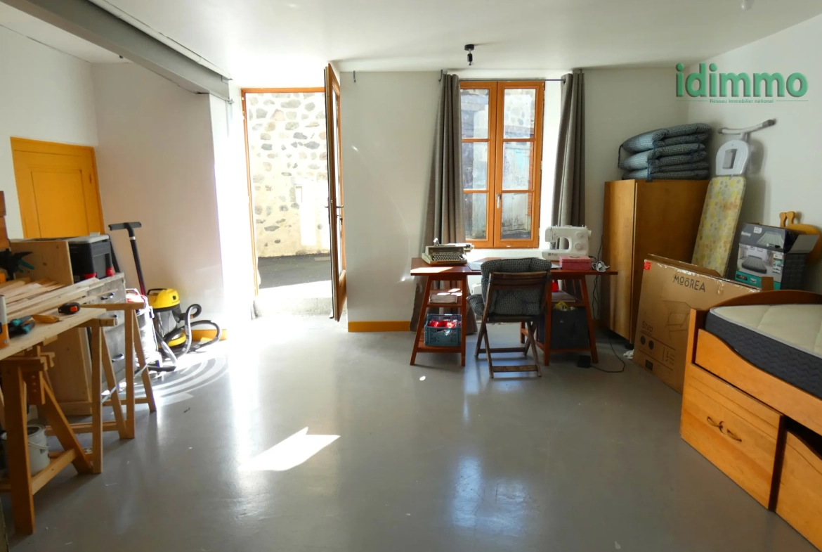 Charmante maison de ville dans le centre historique d'Aurillac, 3 chambres, garage et atelier 