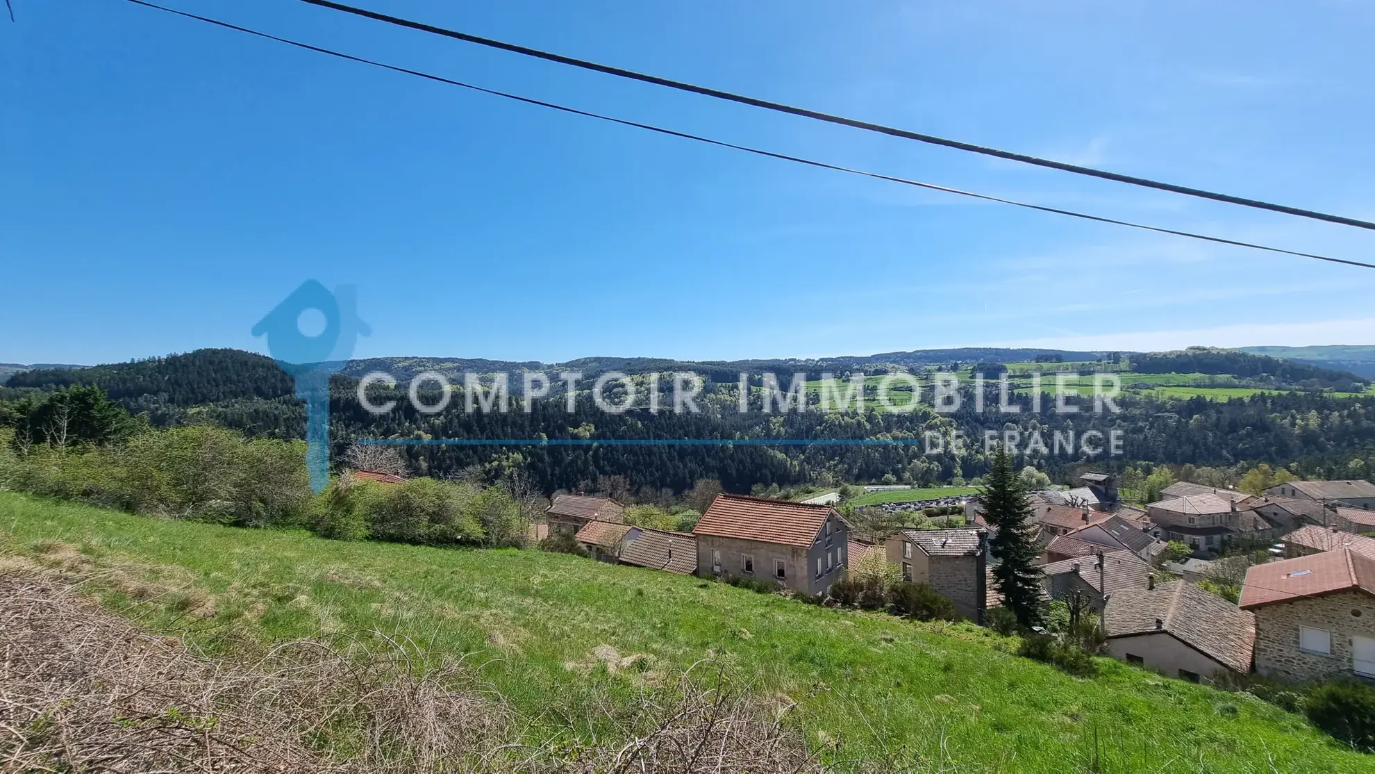 Maison de village de 70 m² à Salettes en Ardèche, résidence secondaire avec vue montagne 