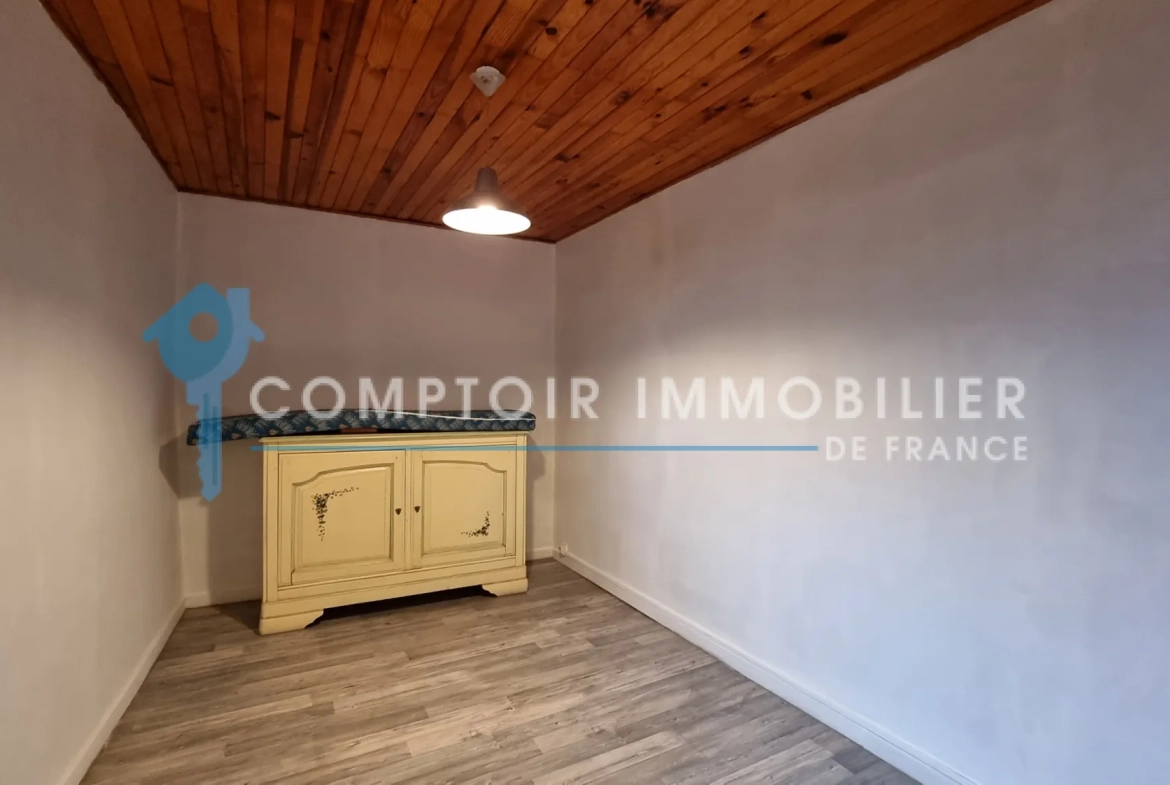 Maison de village de 70 m² à Salettes en Ardèche, résidence secondaire avec vue montagne 