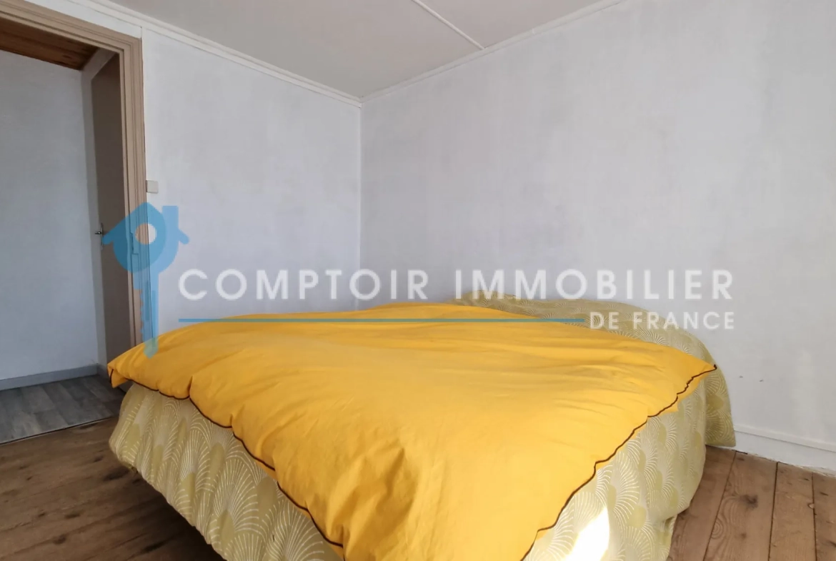Maison de village de 70 m² à Salettes en Ardèche, résidence secondaire avec vue montagne 