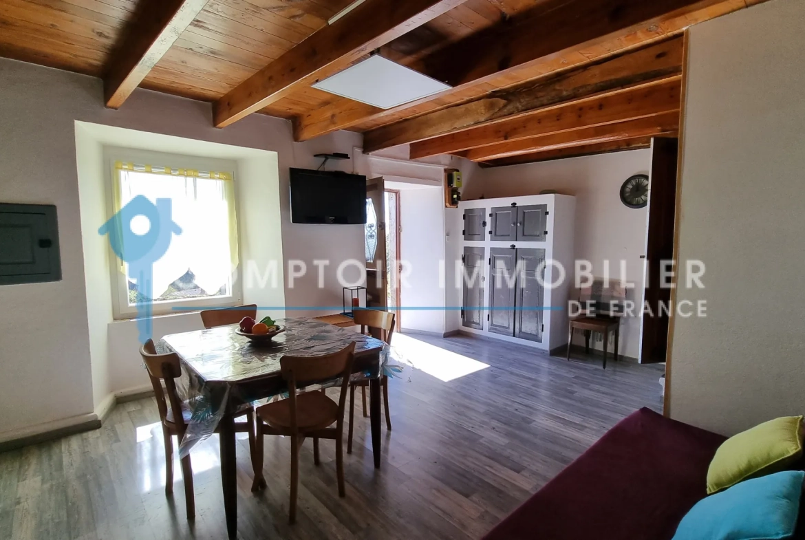 Maison de village de 70 m² à Salettes en Ardèche, résidence secondaire avec vue montagne 
