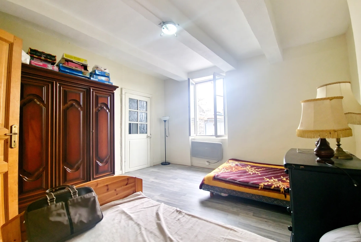 Maison de village en vente à Les Ganges Gontardes de 161m² avec grand terrain et potentiel d’extension 