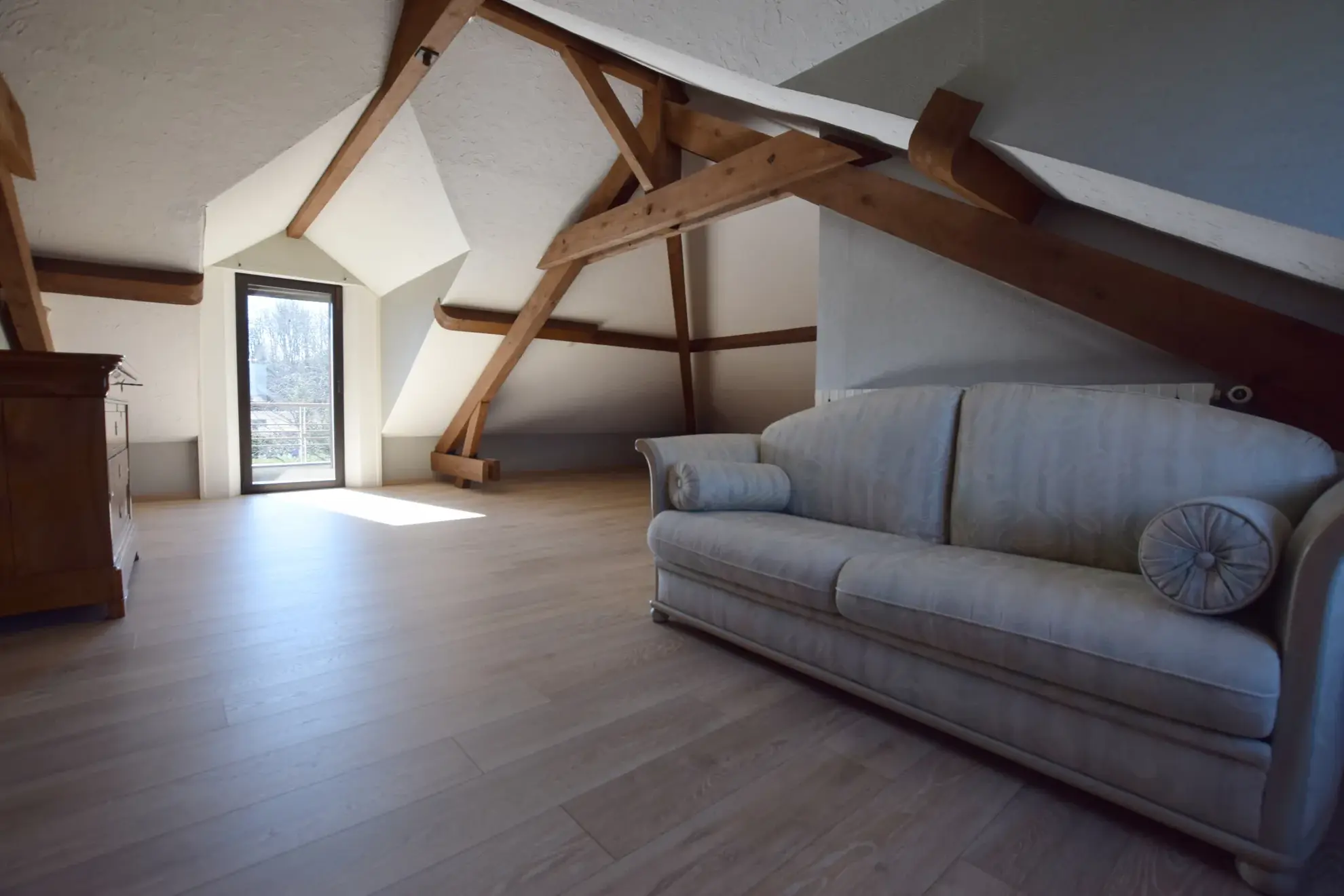 Belle villa contemporaine avec jardin et vue à Montbéliard 