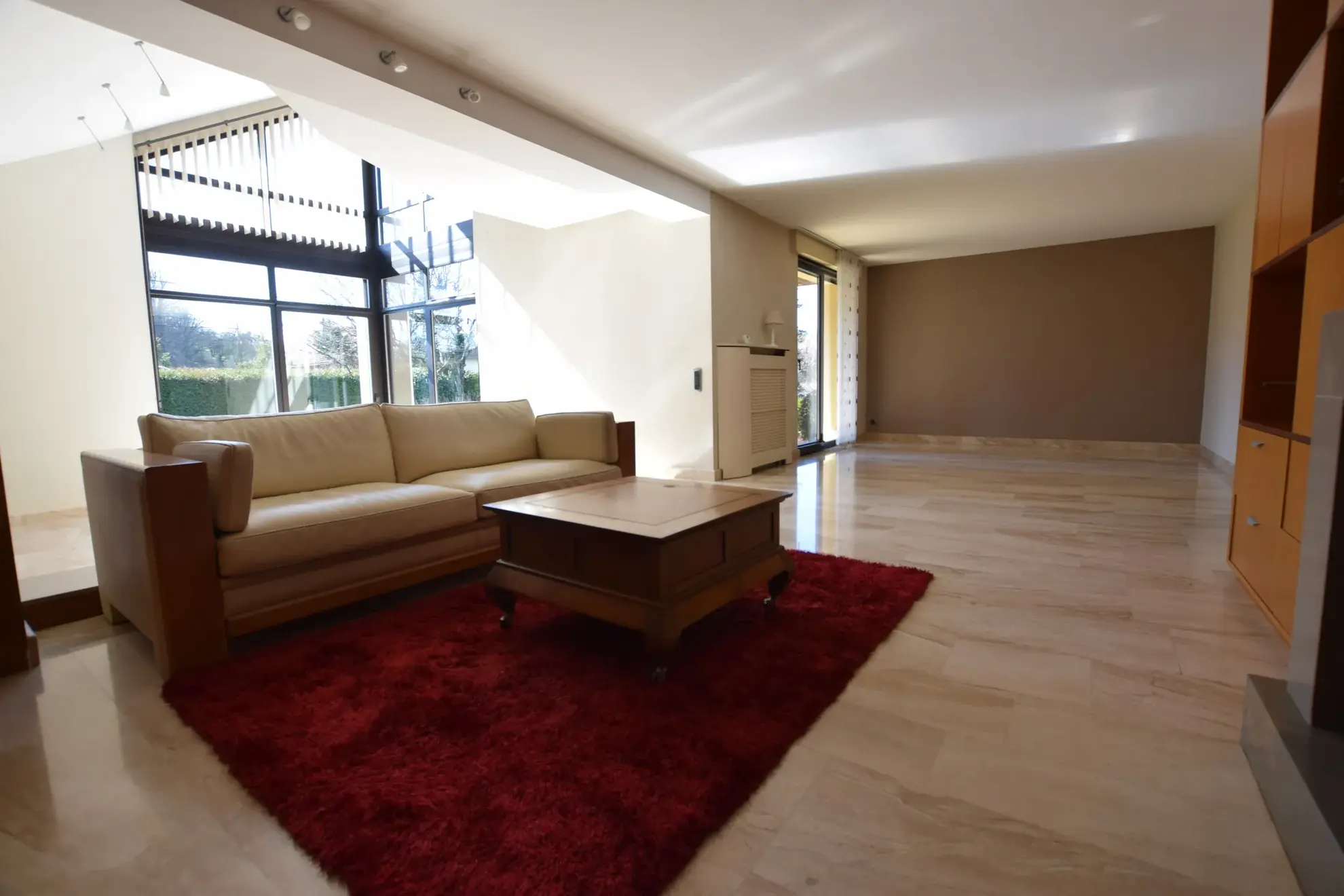 Belle villa contemporaine avec jardin et vue à Montbéliard 