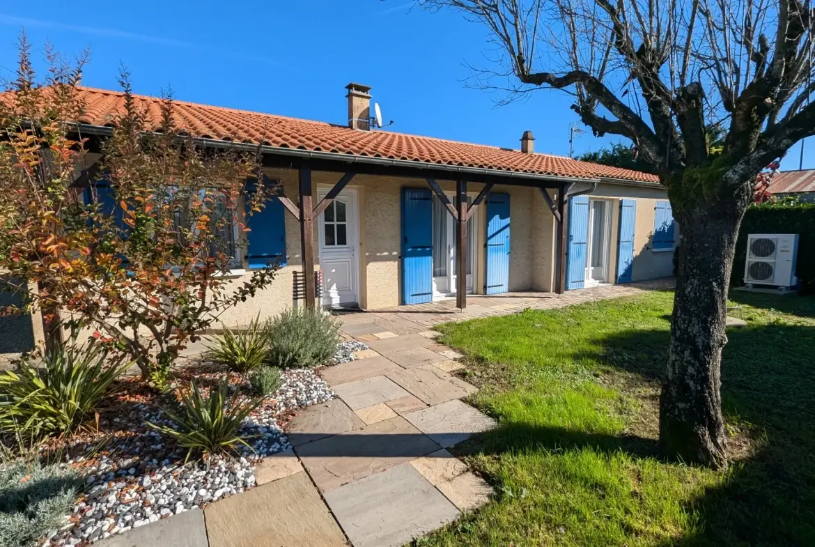 Maison de plain-pied 108 m² proche Fontenay-le-Comte avec garage et jardin 