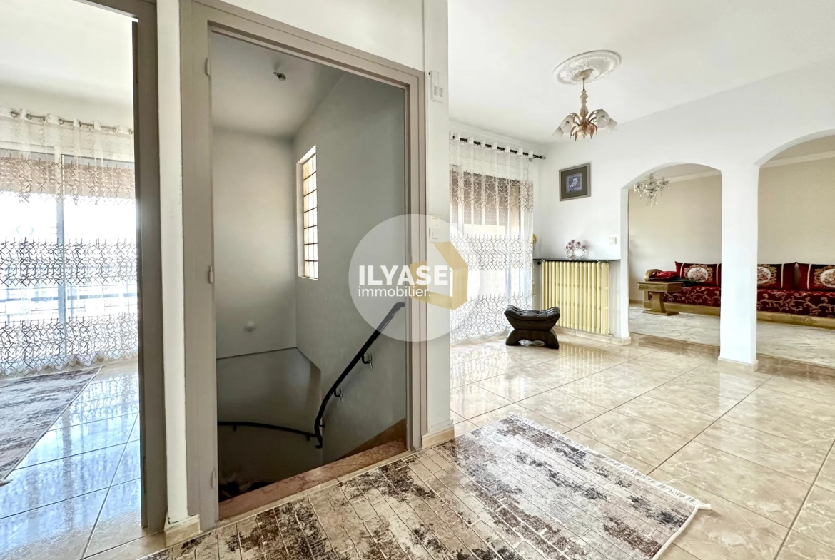 Maison de 192 m² avec jardin à Chalon-sur-Saône - 3 chambres et studio indépendant 