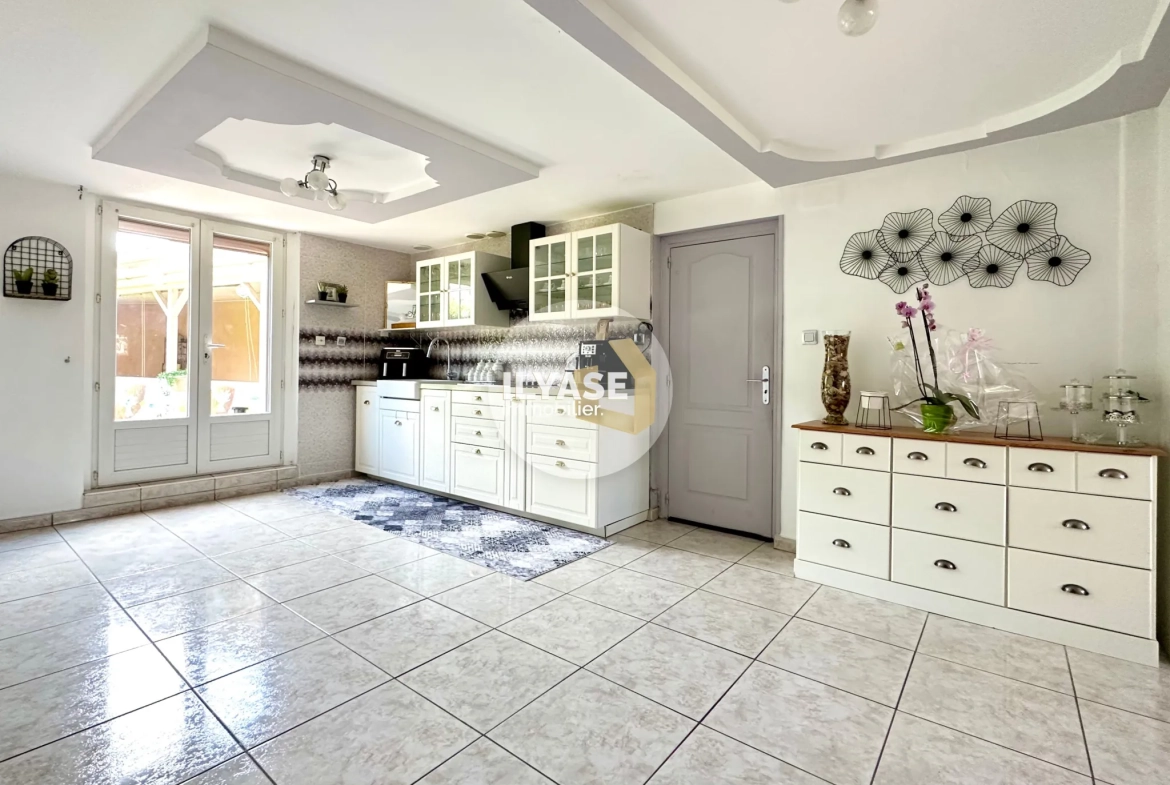 Maison de 192 m² avec jardin à Chalon-sur-Saône - 3 chambres et studio indépendant 