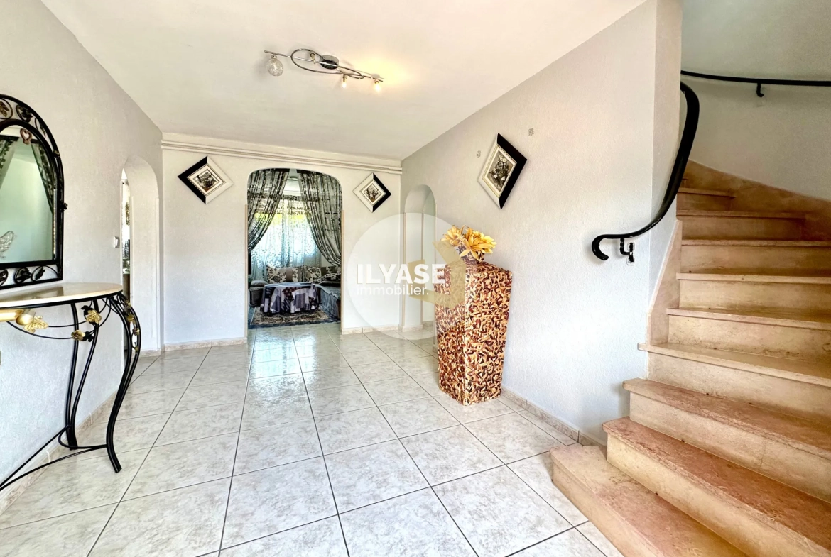 Maison de 192 m² avec jardin à Chalon-sur-Saône - 3 chambres et studio indépendant 