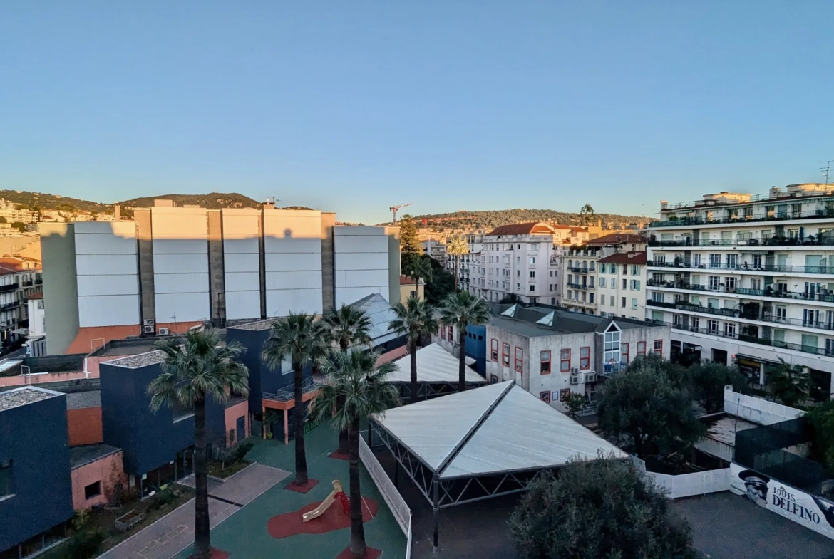 Bel appartement 2/3 pièces à Nice Étoile, vue dégagée et sécurité maximale jusqu'en 2074 