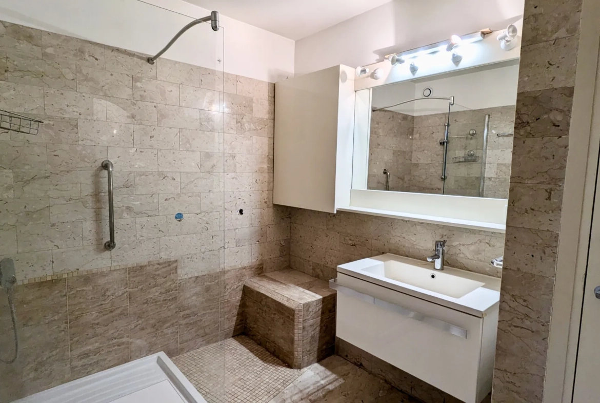 Bel appartement 2/3 pièces à Nice Étoile, vue dégagée et sécurité maximale jusqu'en 2074 