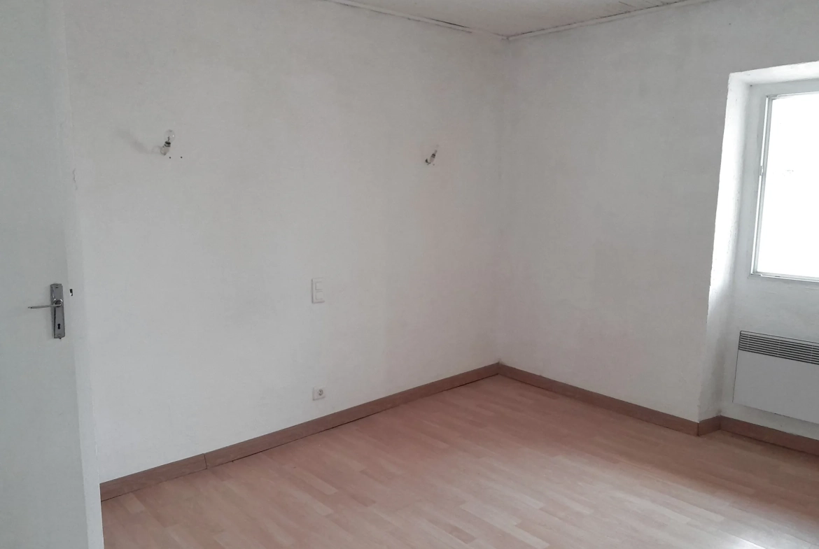 Maison 84 m² rénovée avec terrasse à Caumont-sur-Durance 