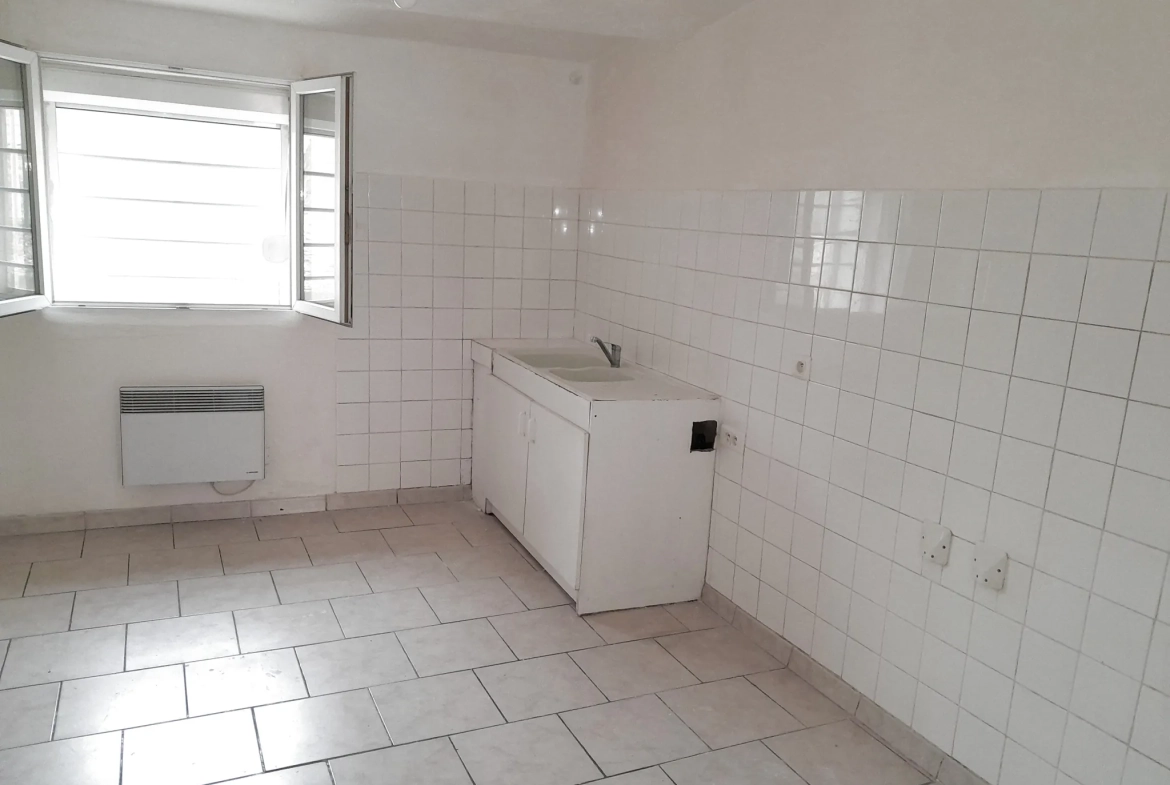 Maison 84 m² rénovée avec terrasse à Caumont-sur-Durance 