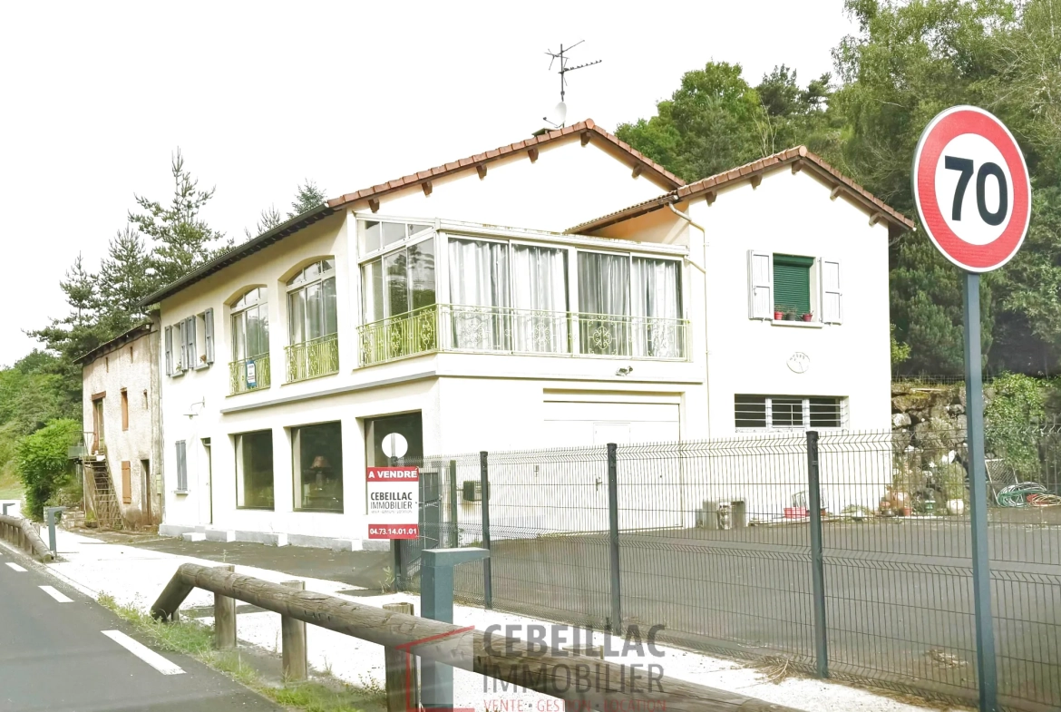 Maison spacieuse avec sous-sol et jardin à Saint Georges en Vente 