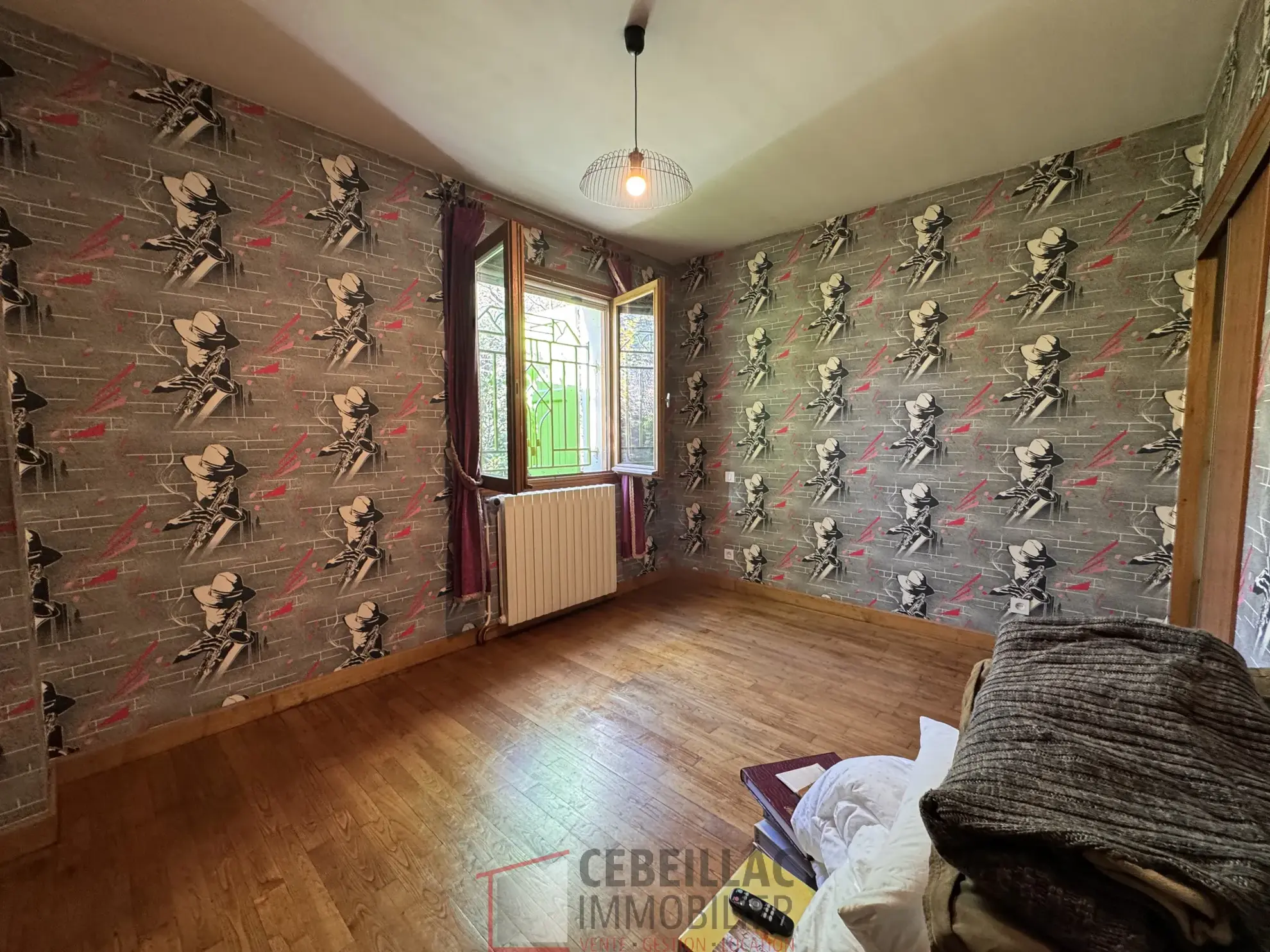 Maison spacieuse avec sous-sol et jardin à Saint Georges en Vente 