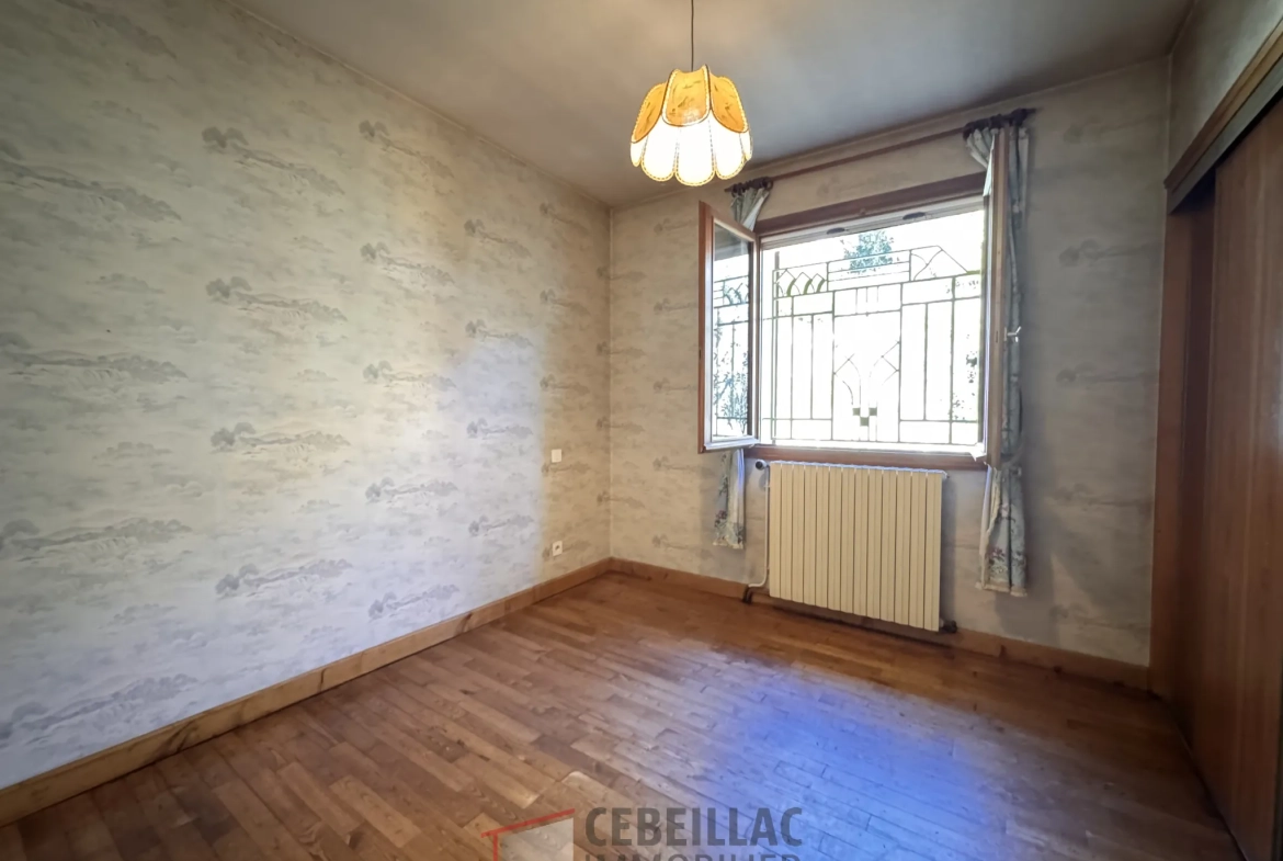 Maison spacieuse avec sous-sol et jardin à Saint Georges en Vente 