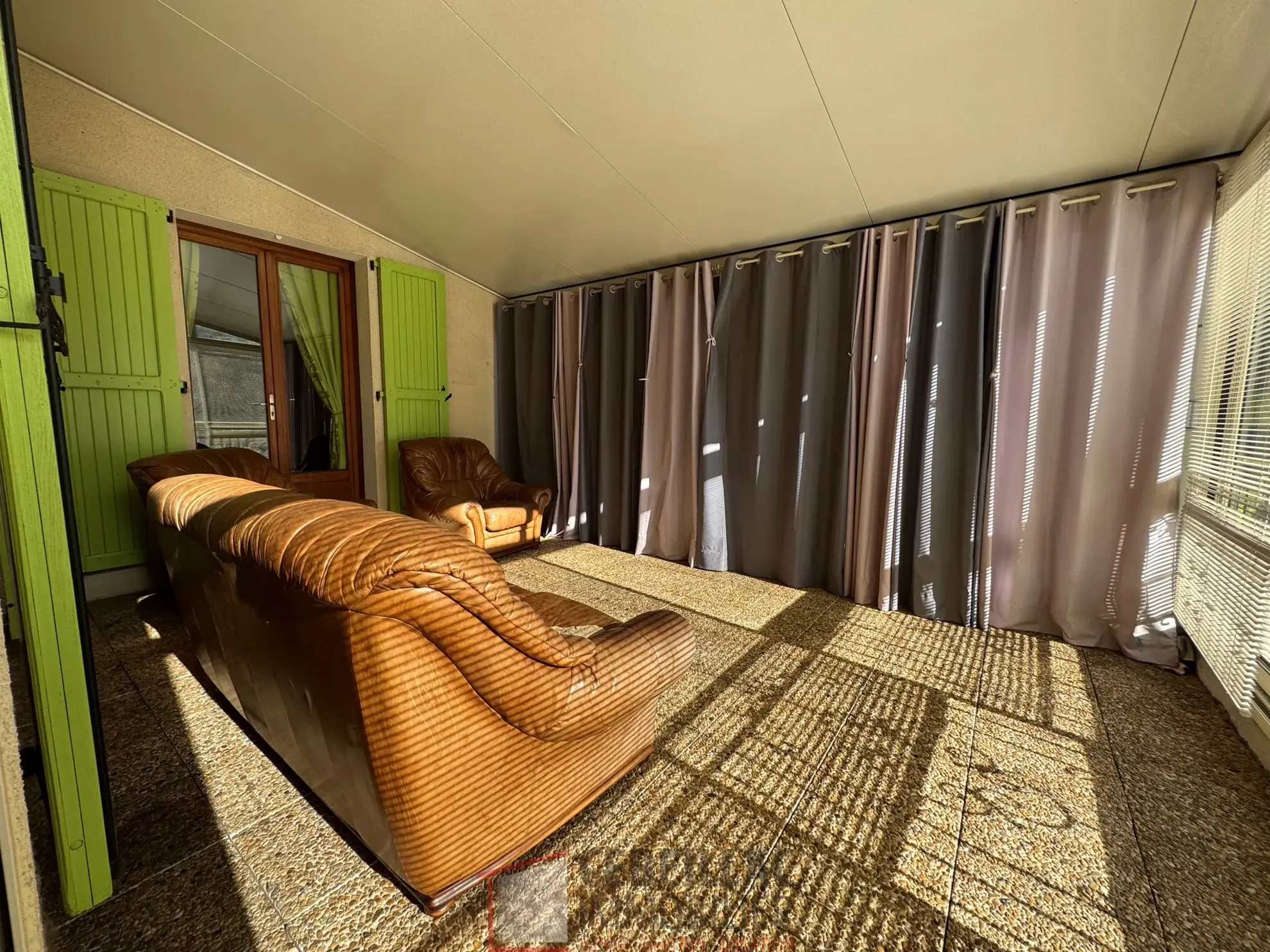 Maison spacieuse avec sous-sol et jardin à Saint Georges en Vente 