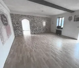 Villa T5 de 145m² avec jardin et garage au Pondy - Vente aux enchères à partir de 75 000 € 