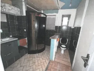 Villa T5 de 145m² avec jardin et garage au Pondy - Vente aux enchères à partir de 75 000 € 