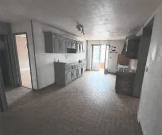 Villa T5 de 145m² avec jardin et garage au Pondy - Vente aux enchères à partir de 75 000 € 