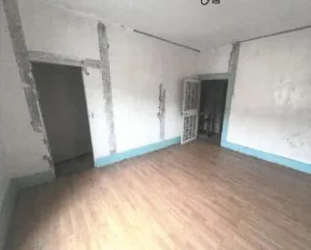Villa T5 de 145m² avec jardin et garage au Pondy - Vente aux enchères à partir de 75 000 € 