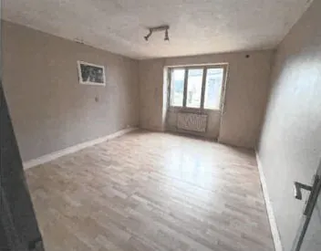 Villa T5 de 145m² avec jardin et garage au Pondy - Vente aux enchères à partir de 75 000 € 