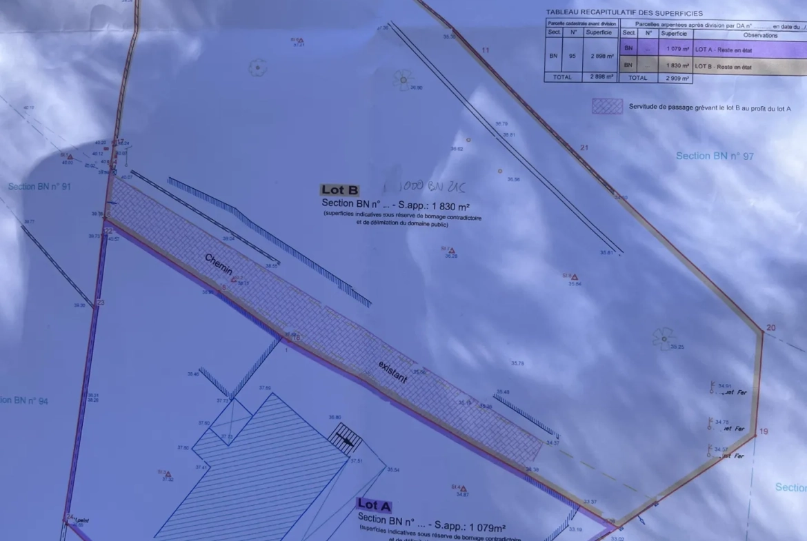Terrain constructible à La Valette du Var avec aperçu mer – calme et viabilisé 