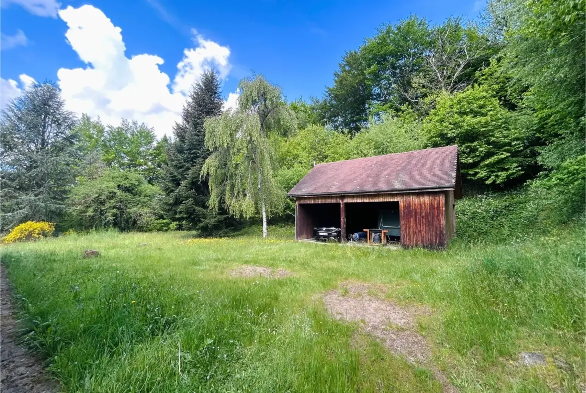 Maison individuelle avec piscine à Darazac, Xaintrie - Vue dégagée et environnement calme 