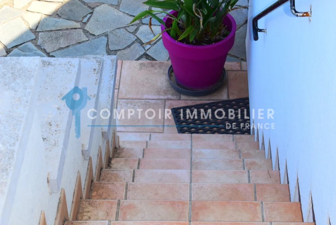 Maison contemporaine à Aubenas avec grand jardin, garage et véranda, 150 m² 