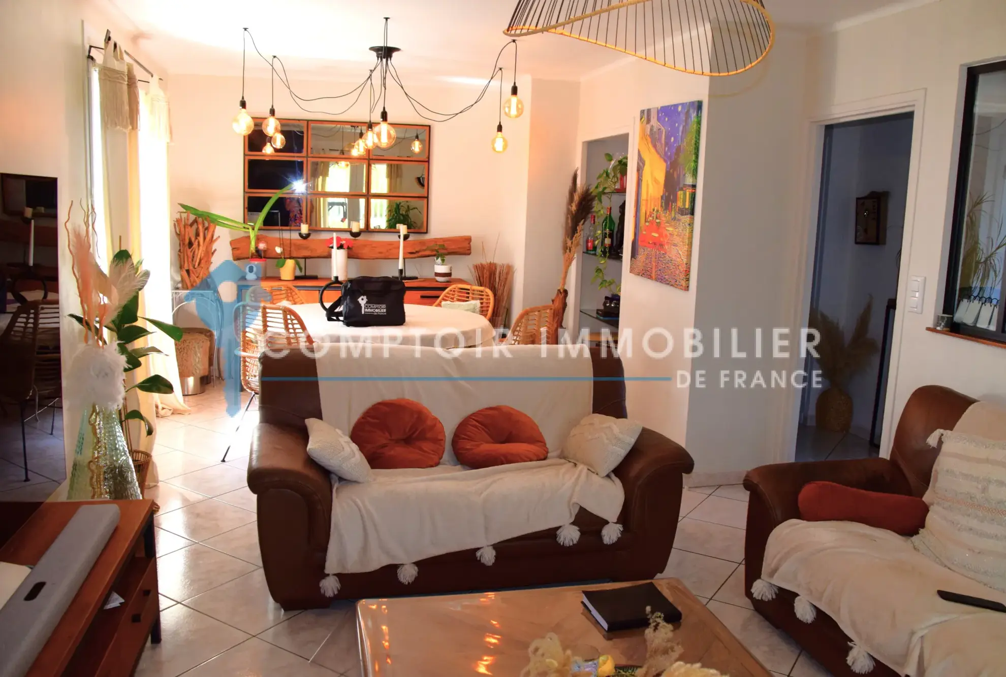 Maison contemporaine à Aubenas avec grand jardin, garage et véranda, 150 m² 