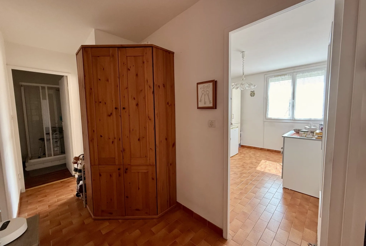 Appartement T2 à Montpellier de 54 m² avec parking et balcon au dernier étage 