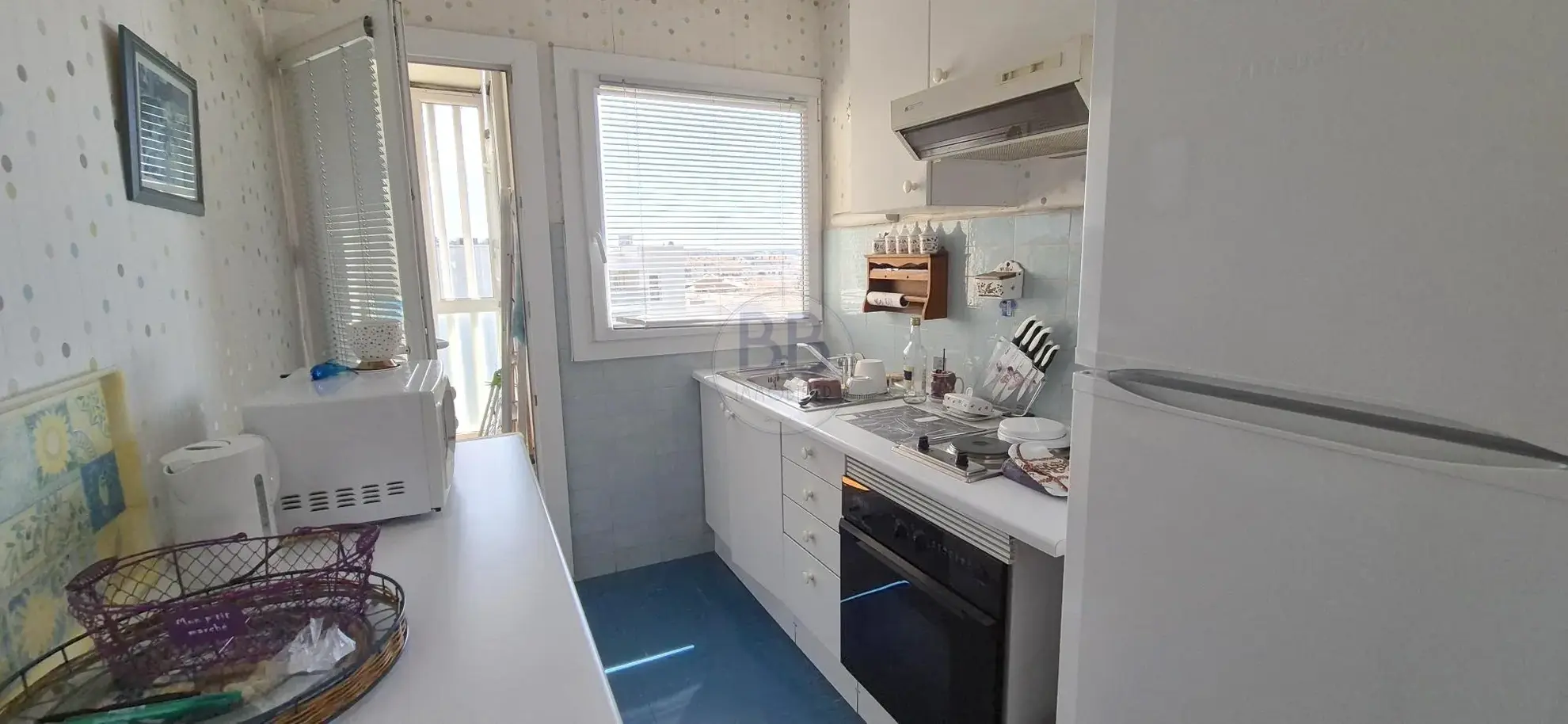 Bel appartement 2 pièces à 250m de la mer à Frejus avec terrasse et parking 