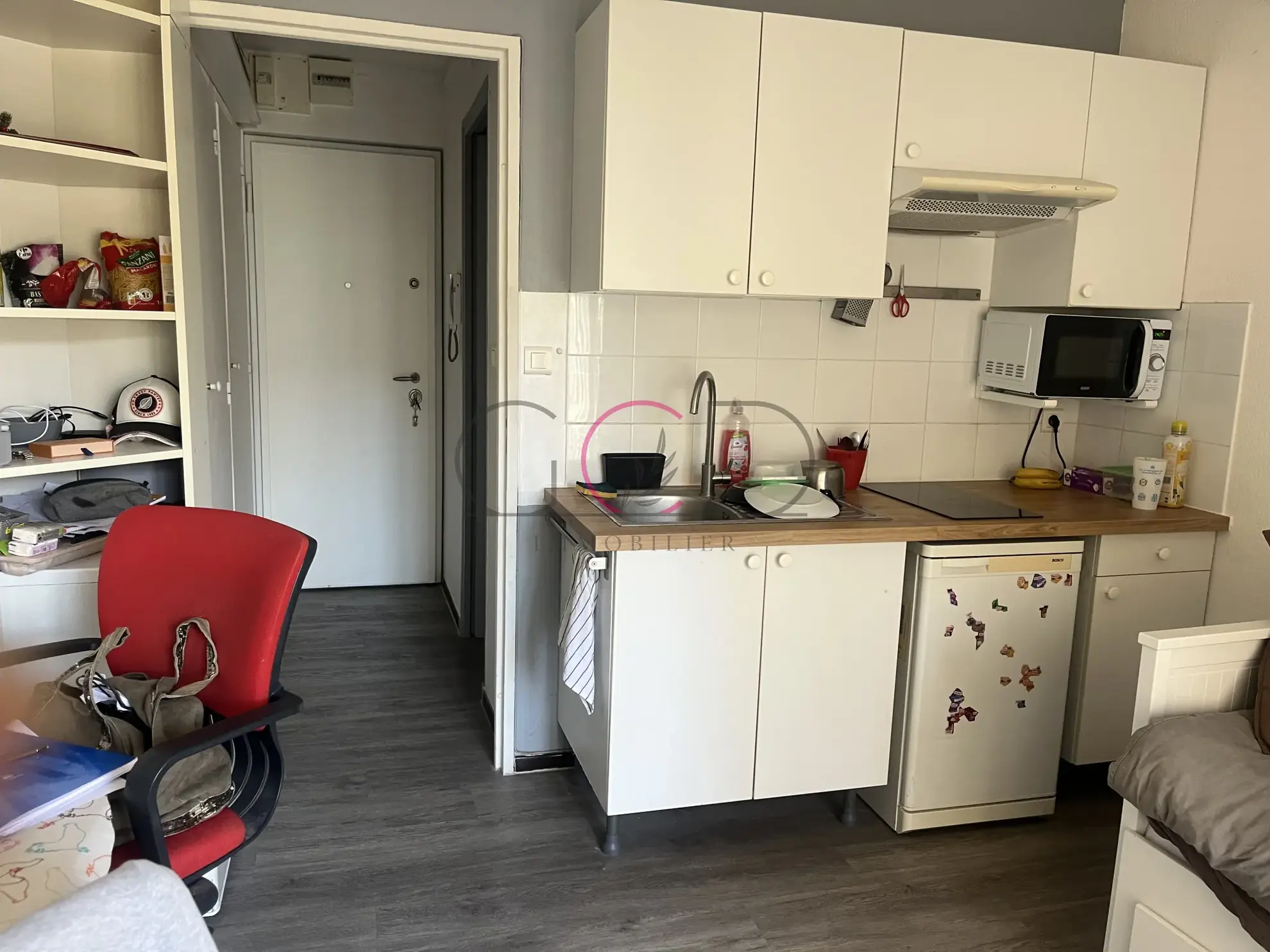 Studio à vendre à Aix-en-Provence avec balcon et parking dans résidence sécurisée 
