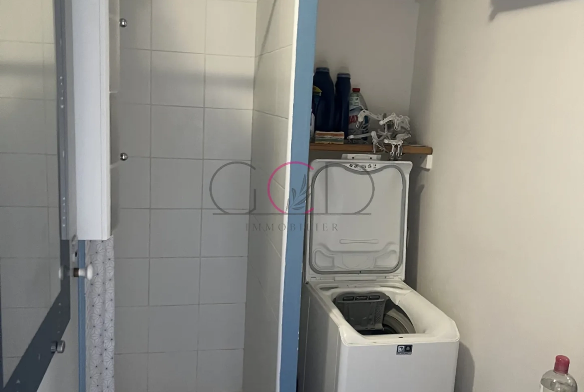 Studio à vendre à Aix-en-Provence avec balcon et parking dans résidence sécurisée 