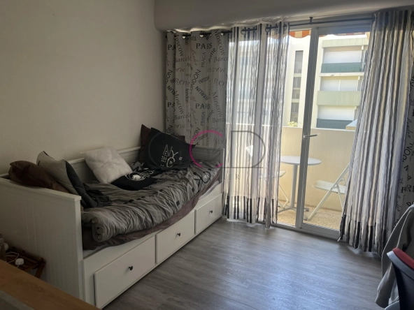 Studio à vendre à Aix-en-Provence avec balcon et parking dans résidence sécurisée