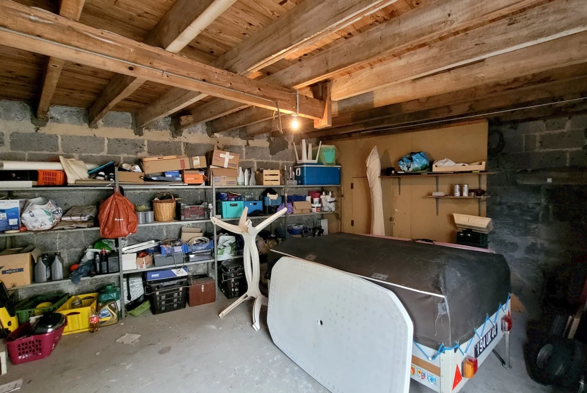Maison de Ville à Vendre à La Plaine – 5 Chambres, Garage, Équipements Économiques 