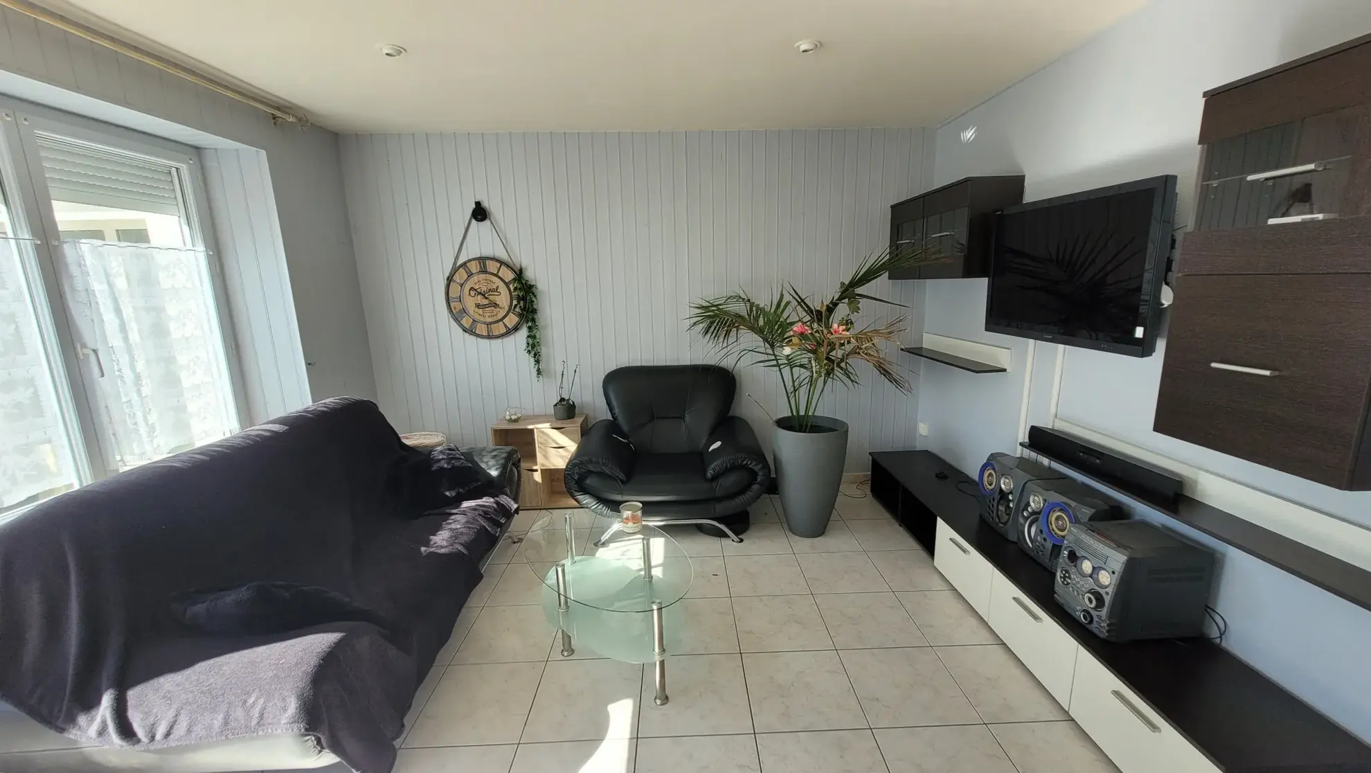 Maison de Ville à Vendre à La Plaine – 5 Chambres, Garage, Équipements Économiques 