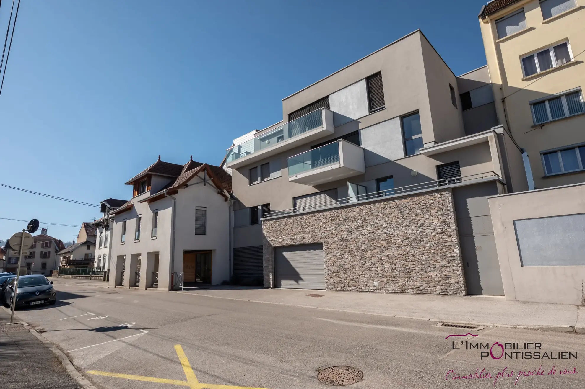 Appartement récent avec terrasse, cave et garage à Pontarlier proche centre-ville 