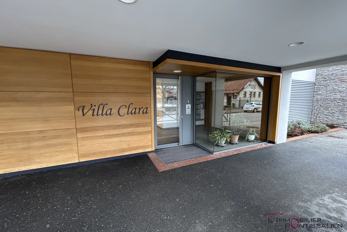 Appartement récent avec terrasse, cave et garage à Pontarlier proche centre-ville 