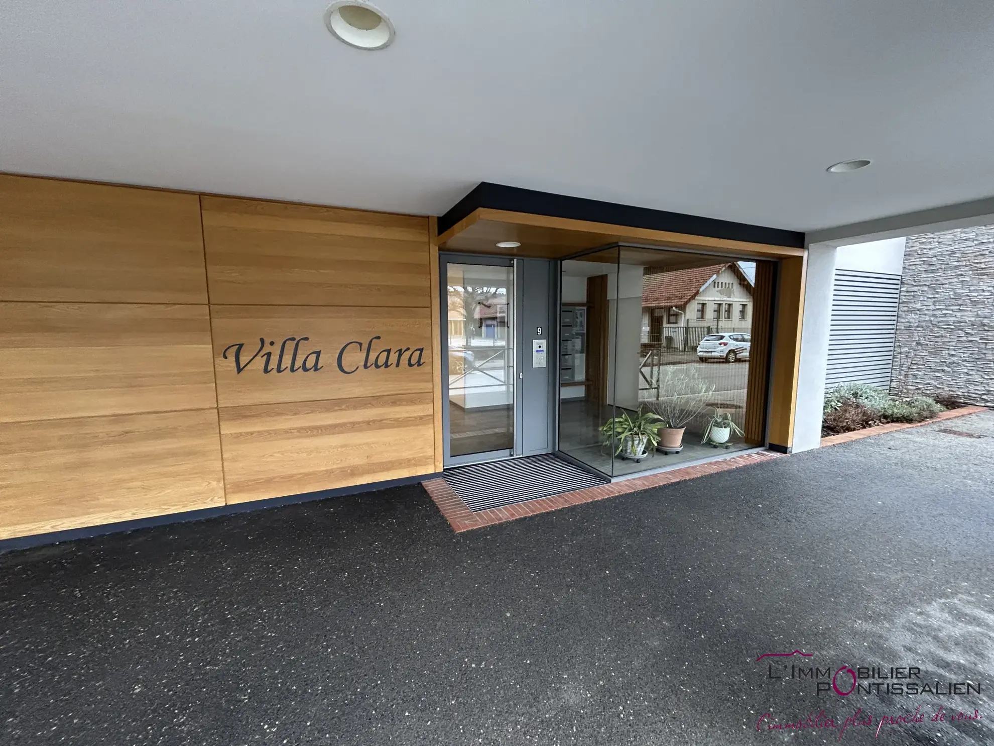 Appartement récent avec terrasse, cave et garage à Pontarlier proche centre-ville 