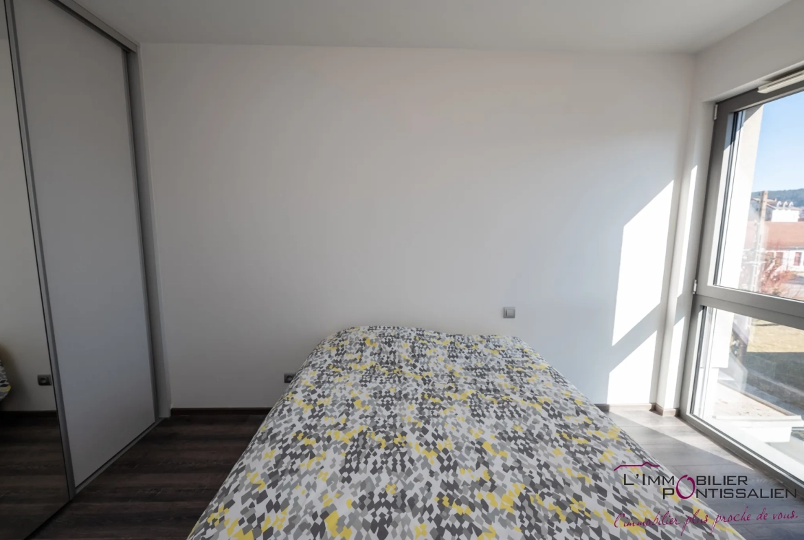 Appartement récent avec terrasse, cave et garage à Pontarlier proche centre-ville 