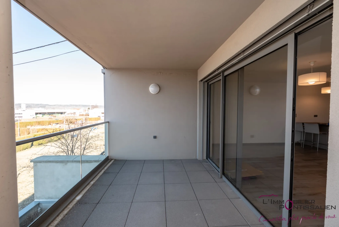 Appartement récent avec terrasse, cave et garage à Pontarlier proche centre-ville 