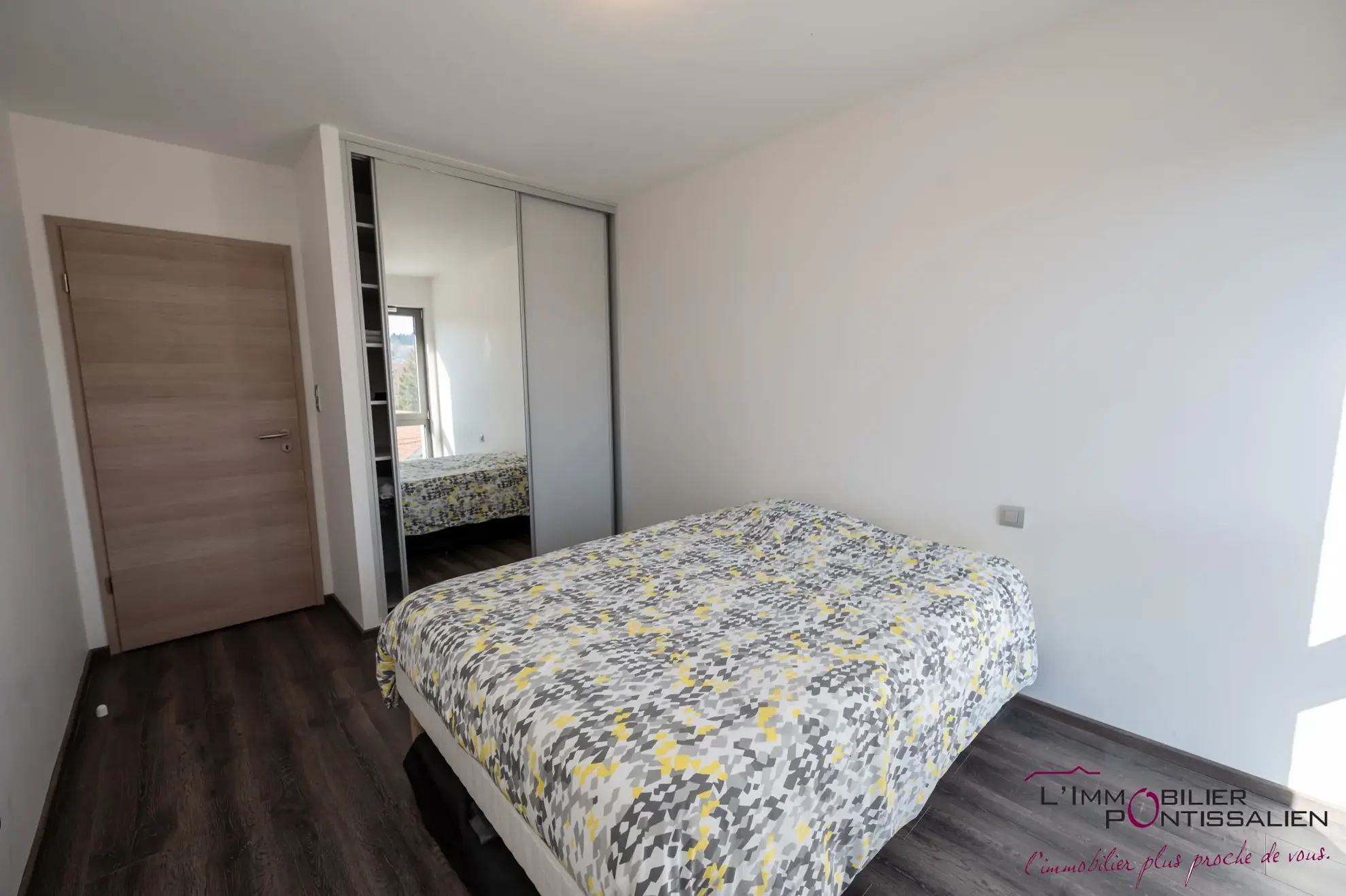 Appartement récent avec terrasse, cave et garage à Pontarlier proche centre-ville 