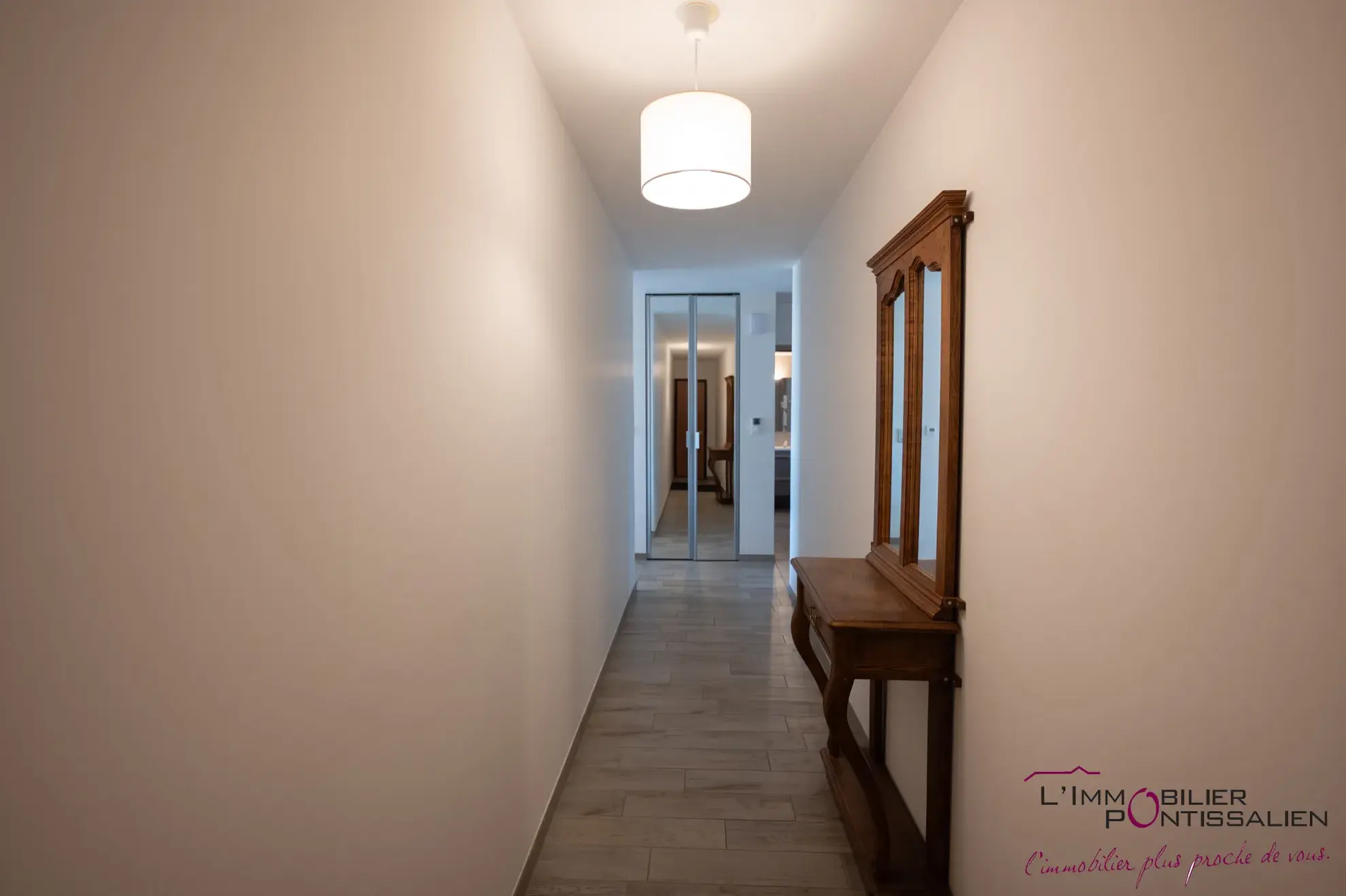 Appartement récent avec terrasse, cave et garage à Pontarlier proche centre-ville 
