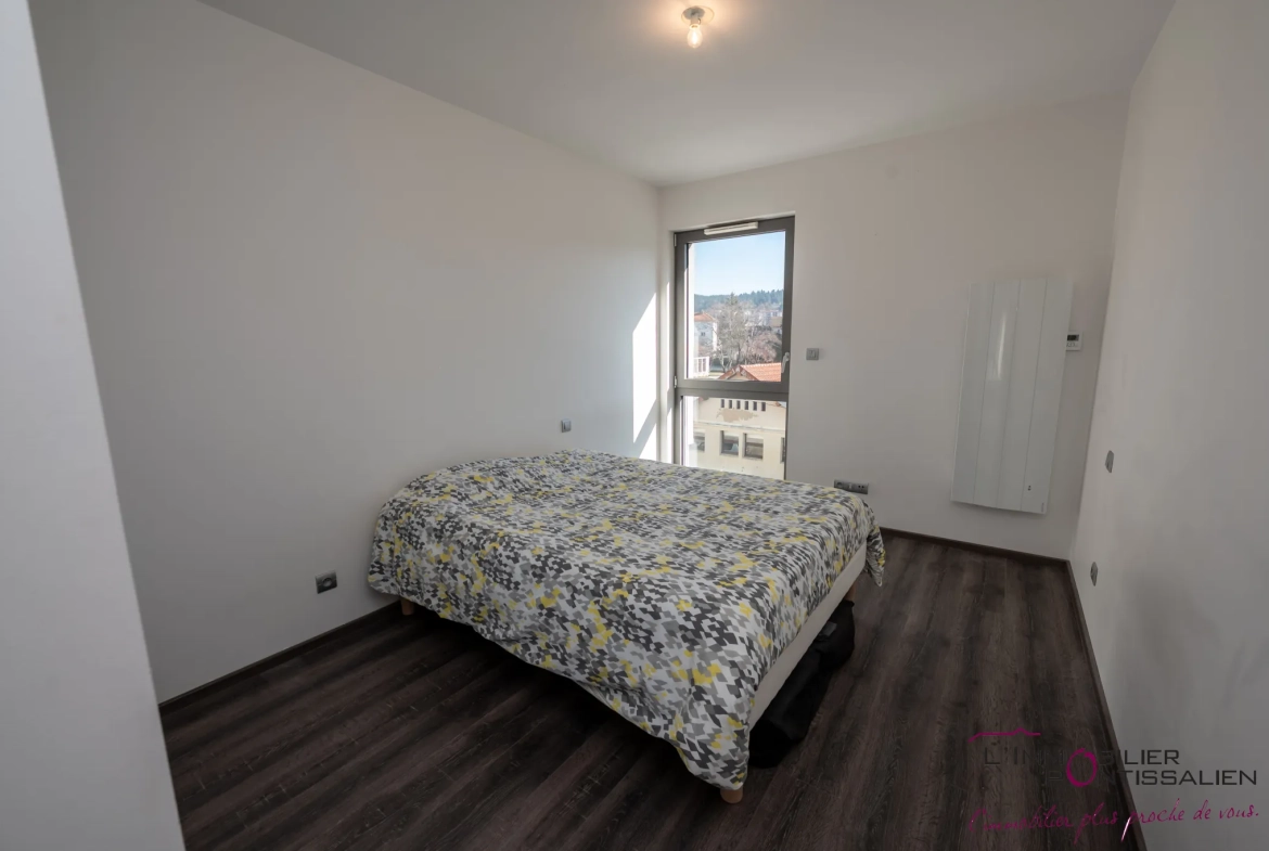 Appartement récent avec terrasse, cave et garage à Pontarlier proche centre-ville 