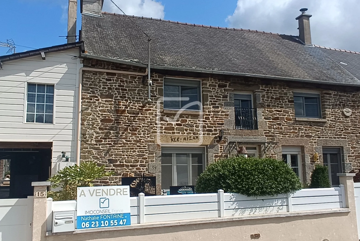 Maison en pierre avec 4 chambres, grand terrain et jardin paysagé à Evriguet 