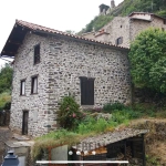 À vendre à Molompize : deux maisons en pierre avec vue, terrain de 322 m²