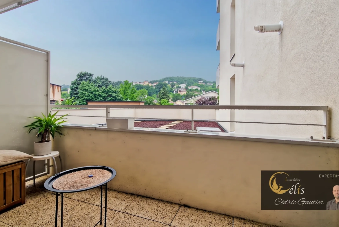 Appartement T3 de 37m² avec terrasse à Givors, récent de 2023 