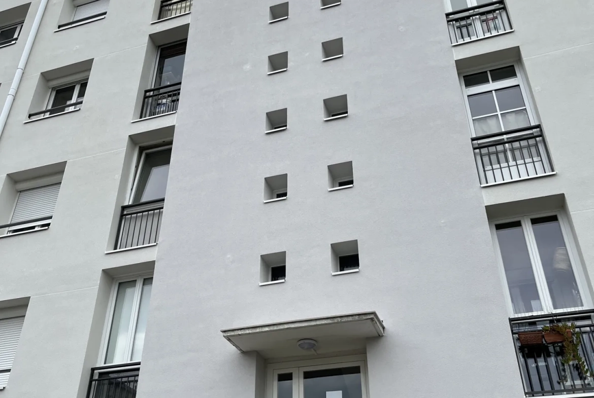 Appartement 3 pièces à Nantes proche du Parc de Procé avec balcon et stationnement 