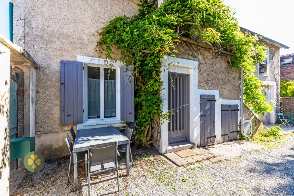 Appartement de 57 m² avec 2 chambres, cour et parking proche Gambais