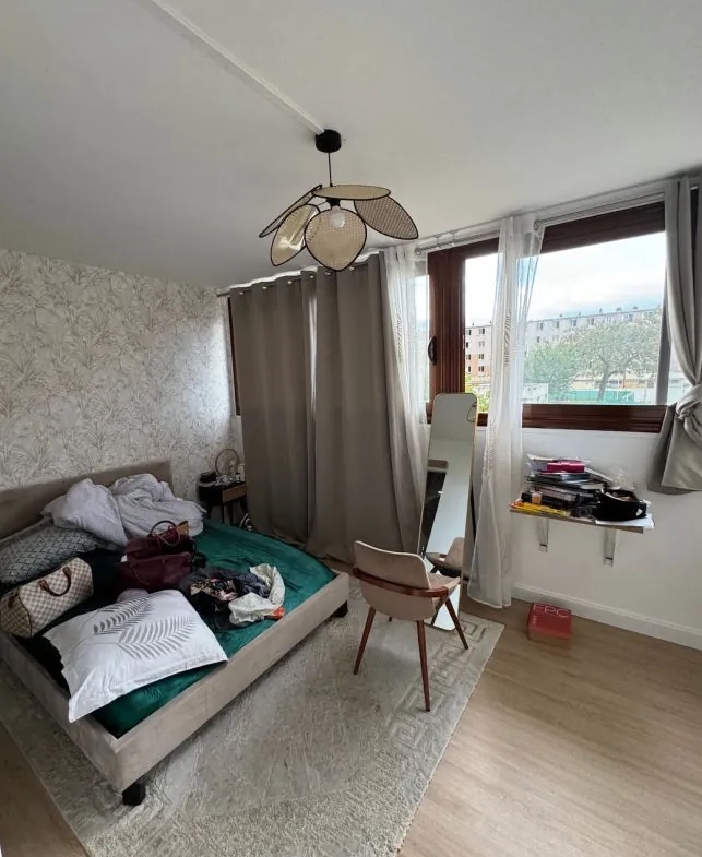 Appartement T5 à vendre à Carrières-Sur-Seine - Opportunité d'achat aux enchères 